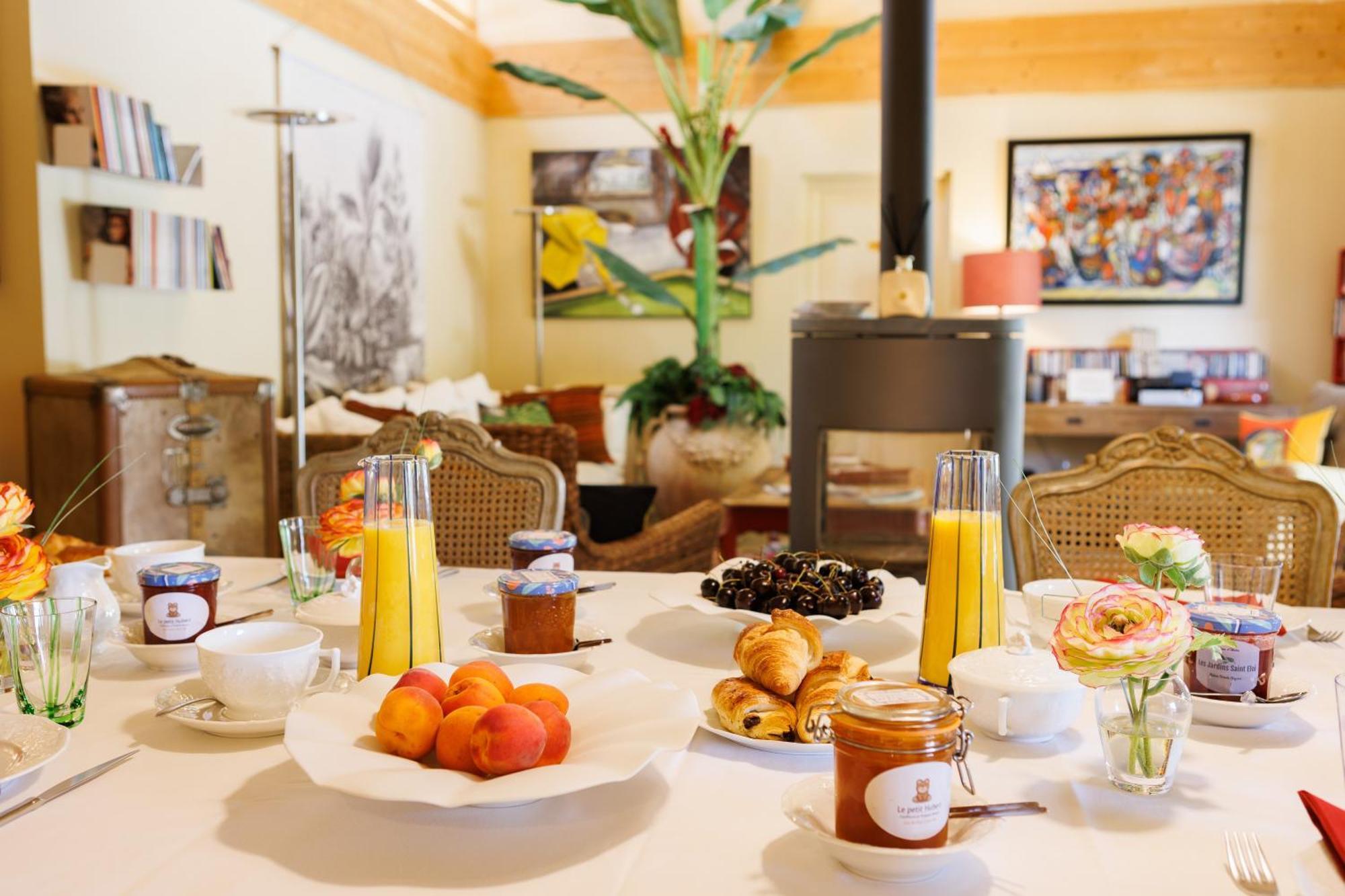 Maison D'Hotes Les Jardins Saint Eloi Le Lonzac 外观 照片